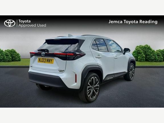 Toyota Yaris Cross Excel Awd White #2