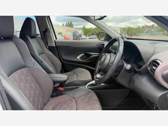Toyota Yaris Cross Excel Red #12