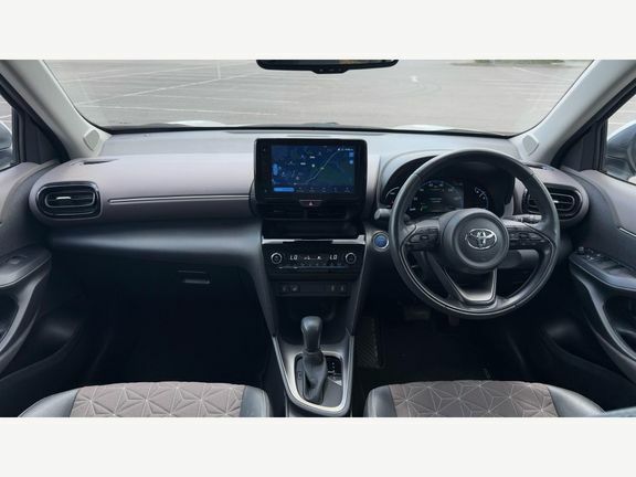 Toyota Yaris Cross Excel Awd White #6