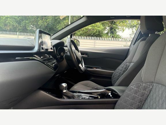 Toyota C-Hr Design 1.8 White #5