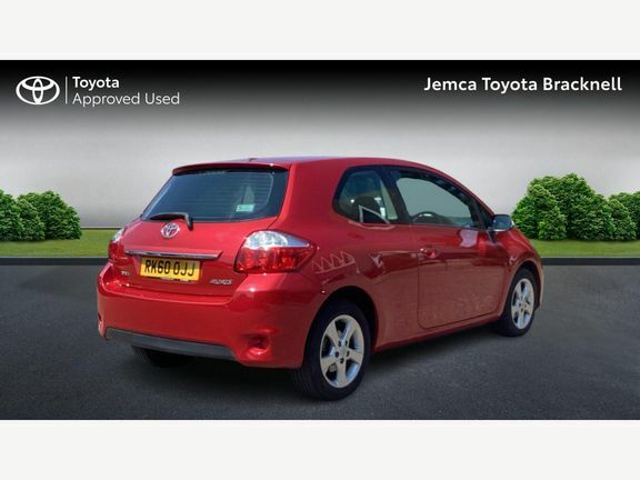Toyota Auris Tr 1.33M Red #2
