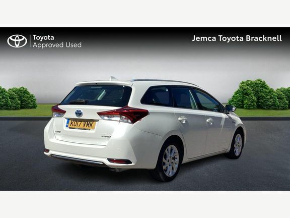 Toyota Auris 1.8 Vvt-h Business Edition Touring Sports Cvt Euro White #2