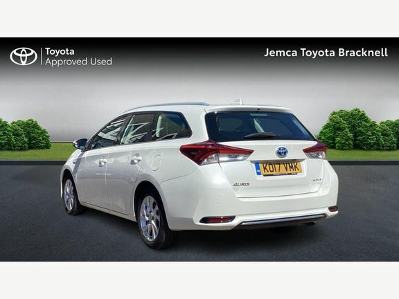 Toyota Auris 1.8 Vvt-h Business Edition Touring Sports Cvt Euro White #4