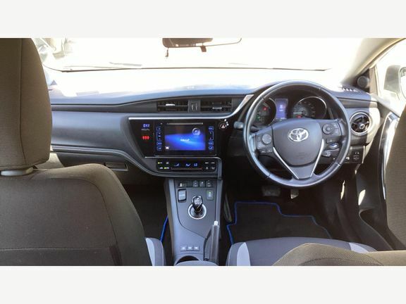 Toyota Auris 1.8 Vvt-h Business Edition Touring Sports Cvt Euro White #6