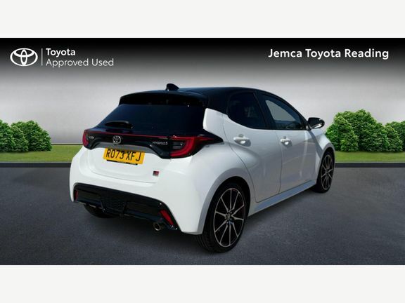 Toyota Yaris Gr Sport City RO73XFJ White #2