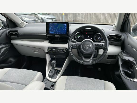 Toyota Yaris Excel White #5