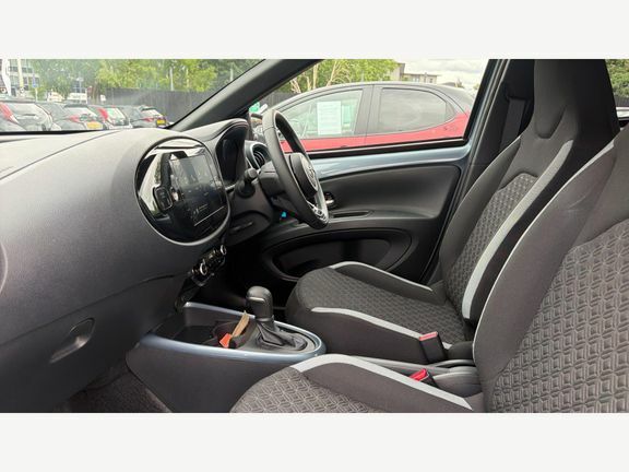 Toyota Aygo X Edge Parking Pack RK75UAA #5