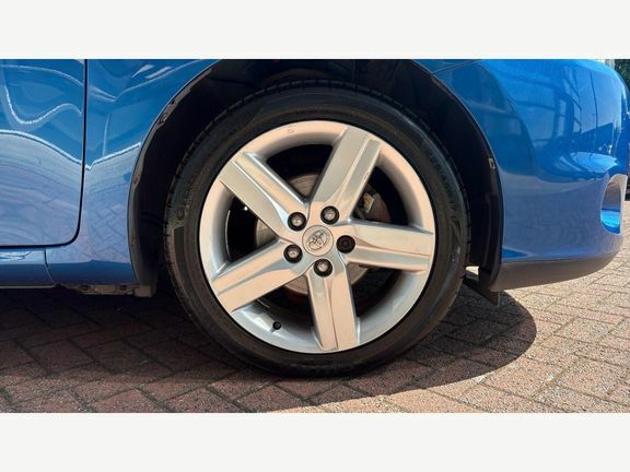 Toyota Auris Hatchback 1.33 Vvt-i Tr Ss 201010 Silver #20