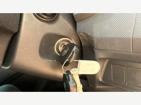 Toyota Auris Hatchback 1.33 Vvt-i Tr Ss 201010 Silver #14