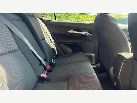 Toyota Auris Hatchback 1.33 Vvt-i Tr Ss 201010 Silver #8