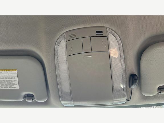 Toyota Auris Hatchback 1.33 Vvt-i Tr Ss 201010 Silver #17