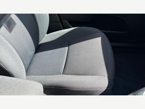 Toyota Auris Hatchback 1.33 Vvt-i Tr Ss 201010 Silver #15