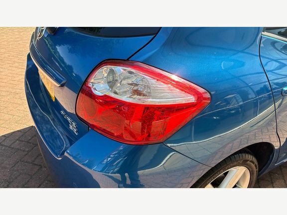 Toyota Auris Hatchback 1.33 Vvt-i Tr Ss 201010 Silver #19