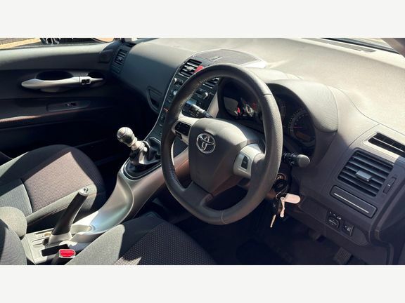 Toyota Auris Hatchback 1.33 Vvt-i Tr Ss 201010 Silver #11