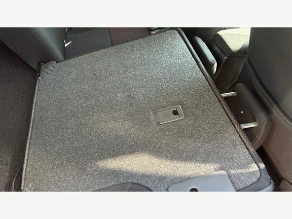 Toyota Auris Hatchback 1.33 Vvt-i Tr Ss 201010 Silver #16