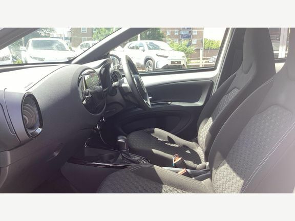 Toyota Aygo X Edge Auto White #5