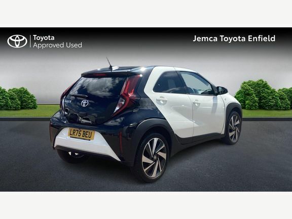 Toyota Aygo X Edge Auto White #2