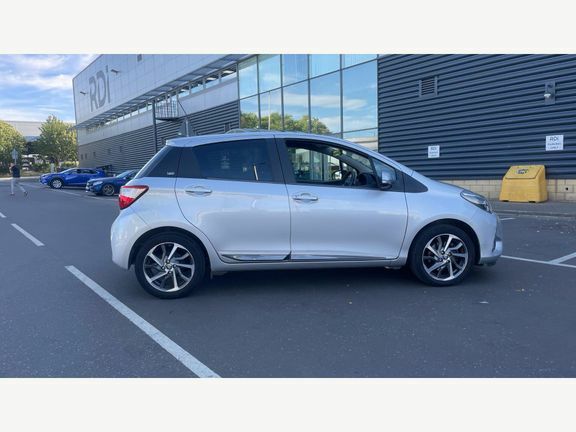 Toyota Yaris 1.5 Hybrid Icon Cvt Red #22