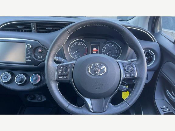 Toyota Yaris 1.5 Hybrid Icon Cvt Red #10
