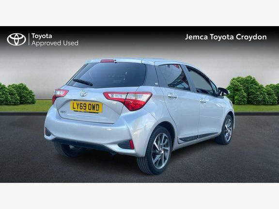Toyota Yaris Y20 1.5 M Silver #2