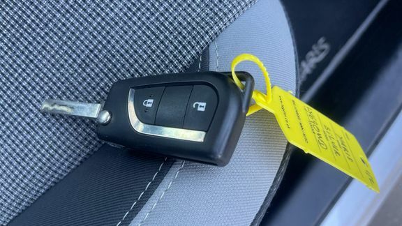 Toyota Yaris 1.5 Hybrid Icon Cvt Red #26