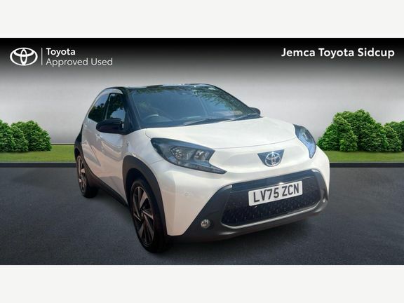 Toyota Aygo X Edge Parking Pack White