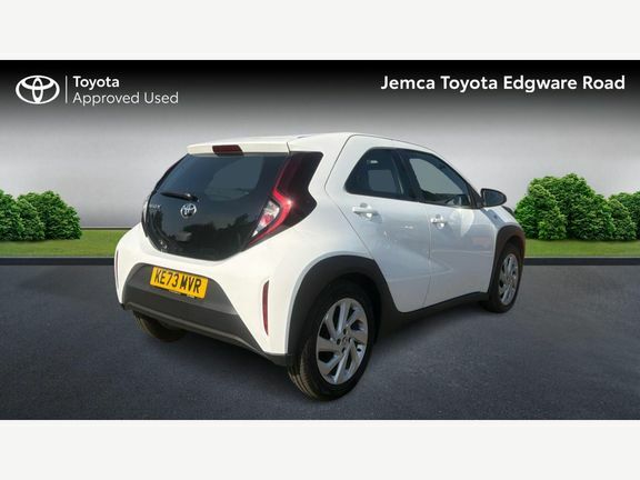 Toyota Aygo X Pure Automatic White #2