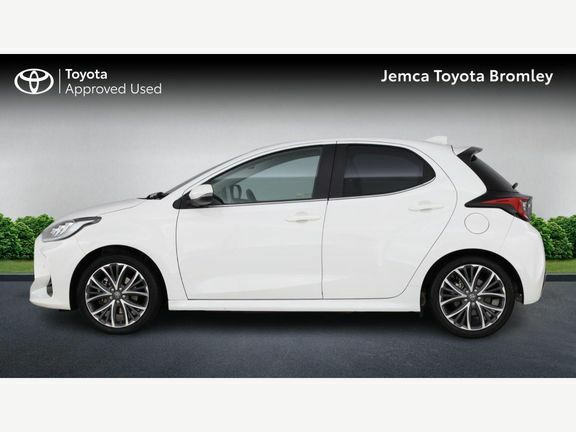 Toyota Yaris 1.5 Hybrid Icon Cvt Red #24