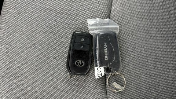 Toyota Yaris 1.5 Hybrid Icon Cvt Red #27