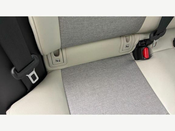 Toyota Yaris 1.5 Hybrid Icon Cvt Red #14