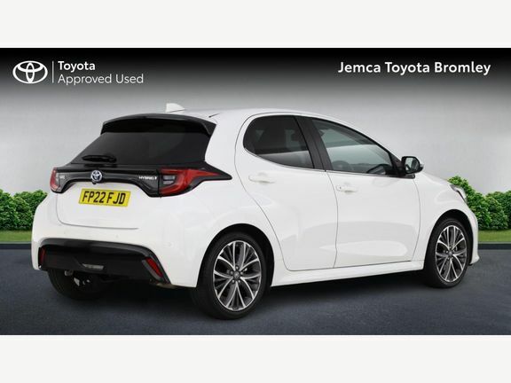 Toyota Yaris Excel 1.5 Hybrid White #2