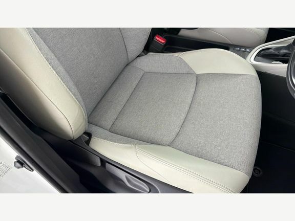 Toyota Yaris 1.5 Hybrid Icon Cvt Red #17