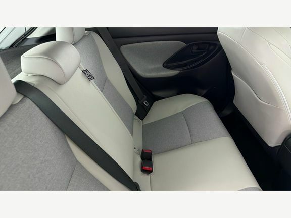 Toyota Yaris 1.5 Hybrid Icon Cvt Red #8