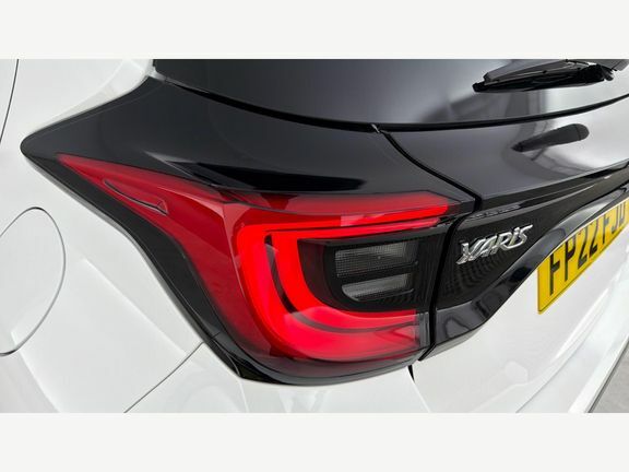 Toyota Yaris 1.5 Hybrid Icon Cvt Red #21