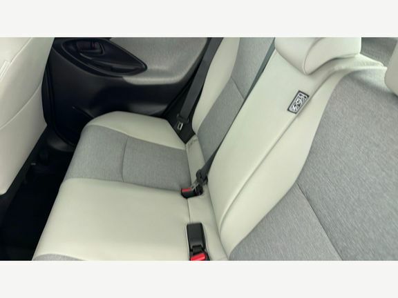 Toyota Yaris 1.5 Hybrid Icon Cvt Red #15