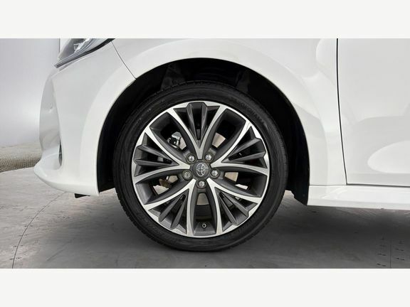Toyota Yaris 1.5 Hybrid Icon Cvt Red #25