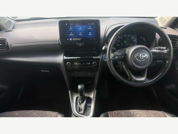 Toyota Yaris Cross Excel Fwd Pan Roof White #5