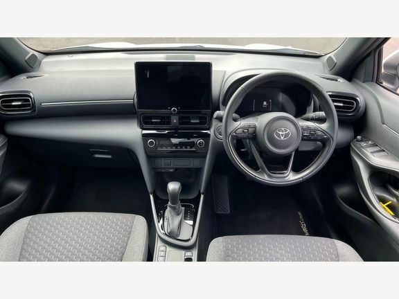 Toyota Yaris Cross Design Fwd White #6