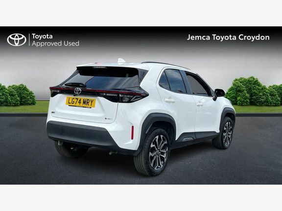 Toyota Yaris Cross Design Fwd White #2