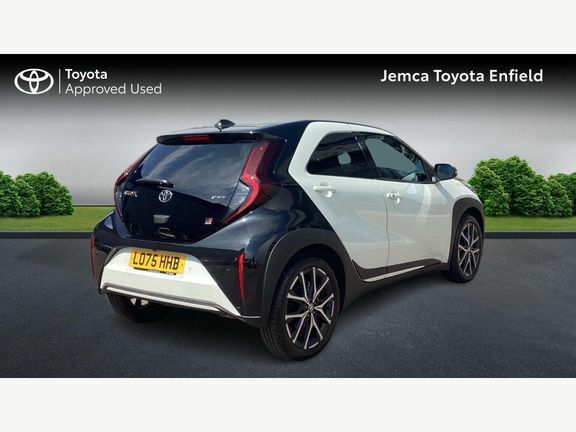 Toyota Aygo X Gr Sport White #2