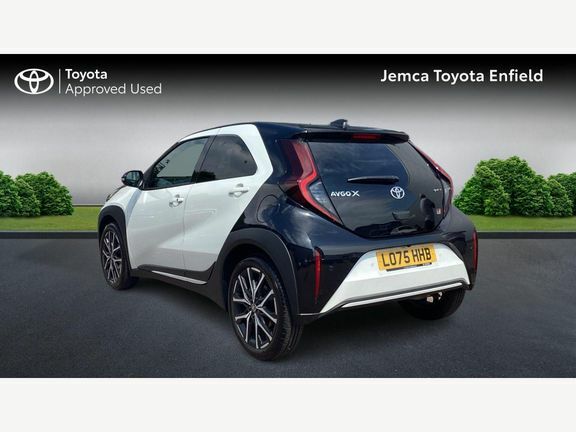 Toyota Aygo X Gr Sport White #4