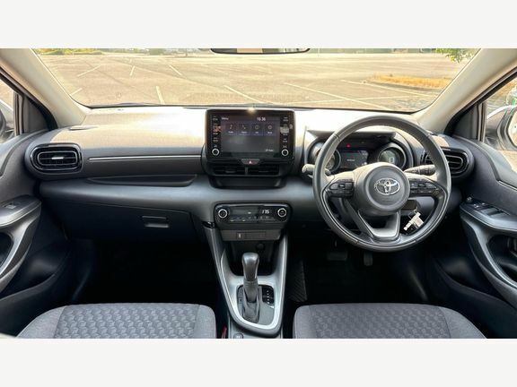 Toyota Yaris Design White #5
