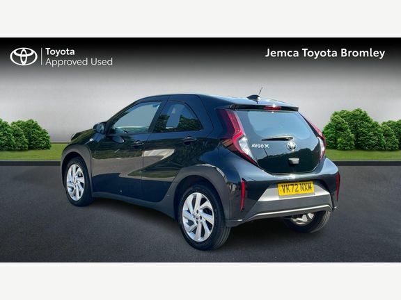 Toyota Aygo X Pure Automatic Black #4