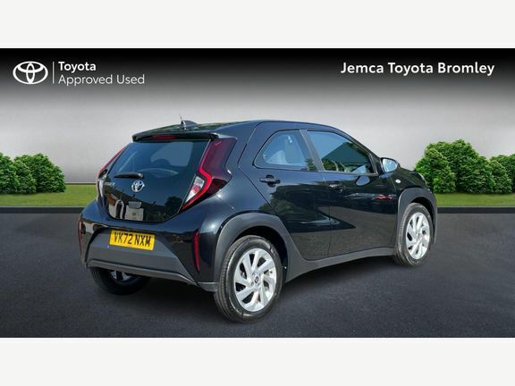 Toyota Aygo X Pure Automatic Black #2