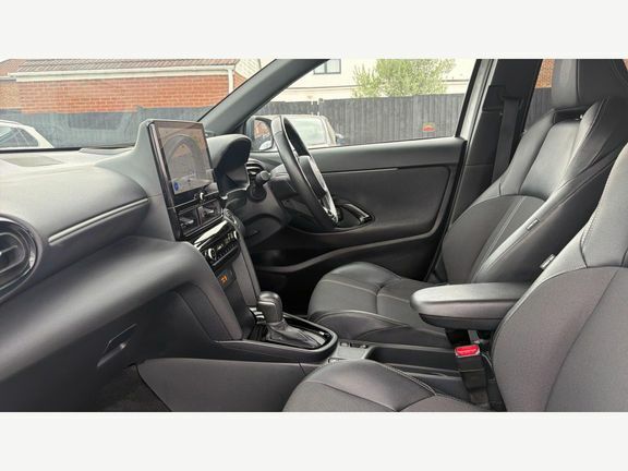 Toyota Yaris Cross Premiere Fwd WF74ENU White #5