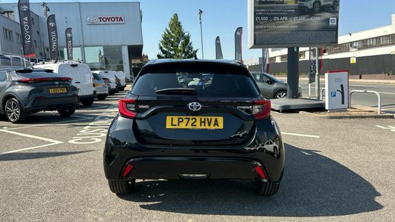 Toyota Yaris Hatchback White #24