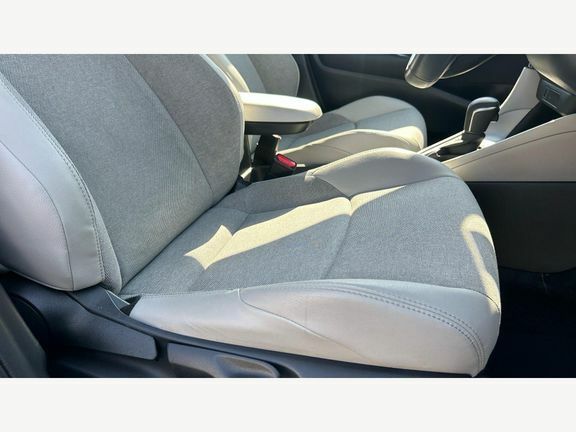 Toyota Yaris Hatchback White #16