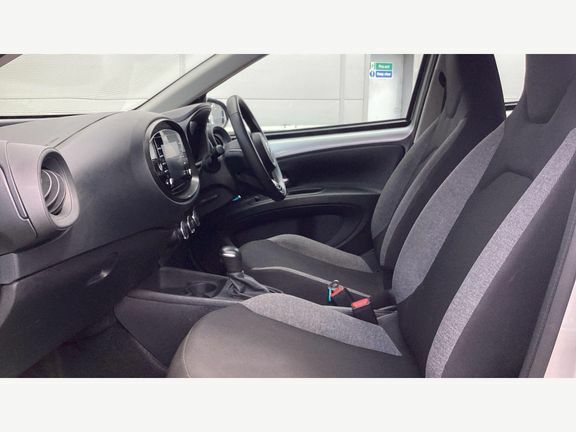 Toyota Aygo X Pure Automatic Silver #5