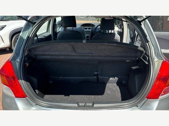 Toyota Yaris Hatchback Red #13