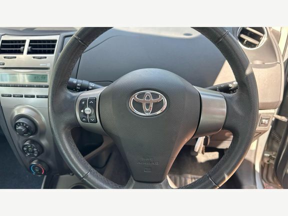 Toyota Yaris Hatchback Red #10